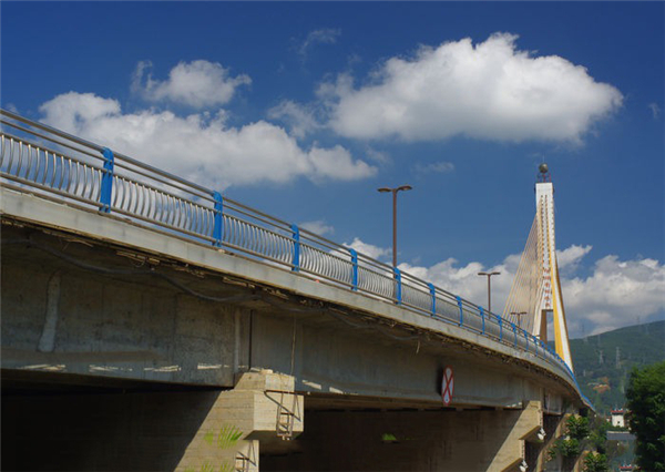 綦江304不锈钢桥梁护栏：安全、耐用与美观的完美结合