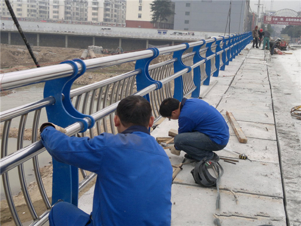 綦江不锈钢河道护栏的特性及其在城市景观中的应用