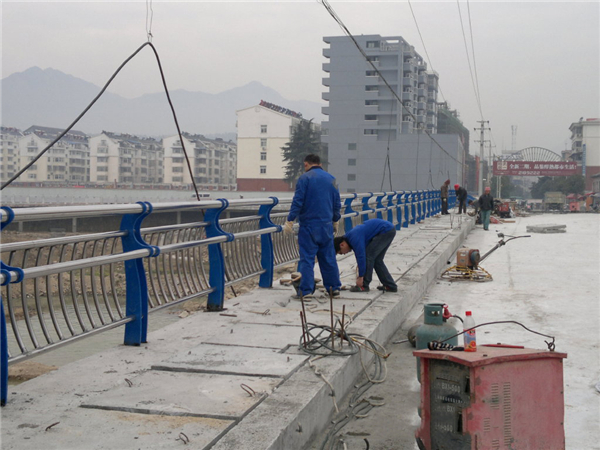 綦江不锈钢复合管护栏常见问题及解决方案
